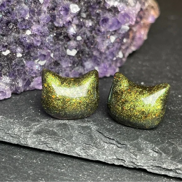 Army Green Cat Stud Earrings Hand Poured Resin - Picture 4 of 10